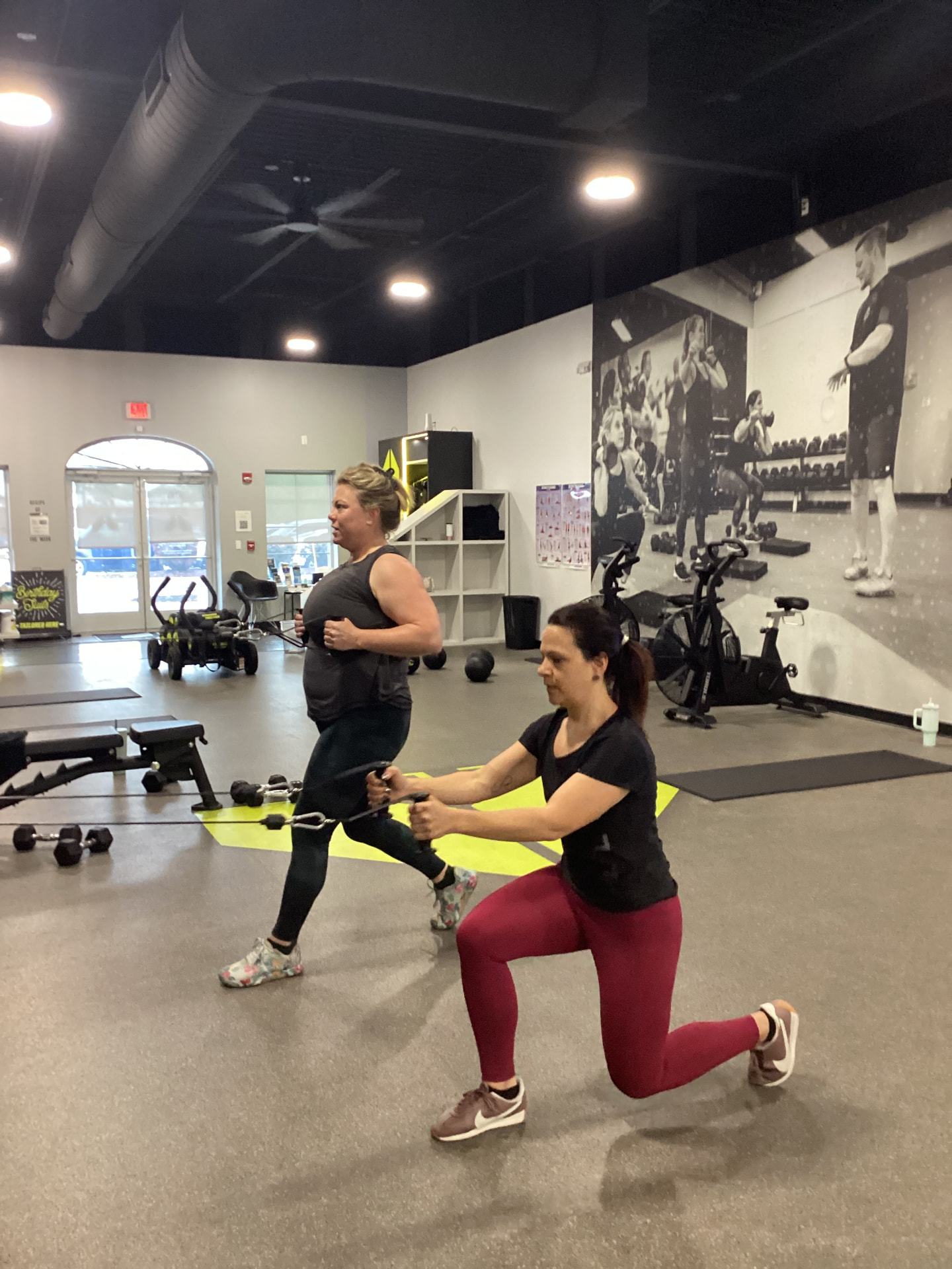 Mt. Juliet members doing resistance-band lunges